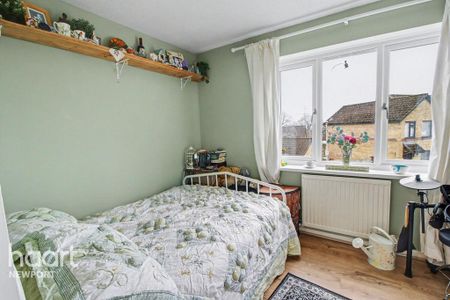 2 bedroom end of terrace house to rent - Photo 5