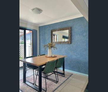 Neat & Tidy 3 Bedroom Home - Short walk to village school & shops - Photo 2