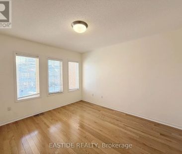 24 REVELSTOKE CRESCENT - Photo 4