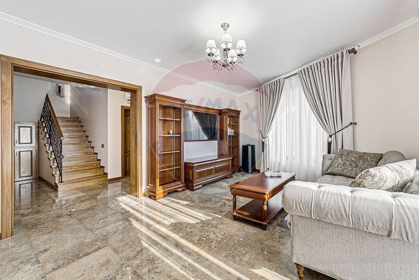Vila speciala de vanzare/inchiriat in Sanleani Arad - Fotografie 1