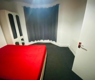 2 bedroom ground floor flat to rent - Photo 6