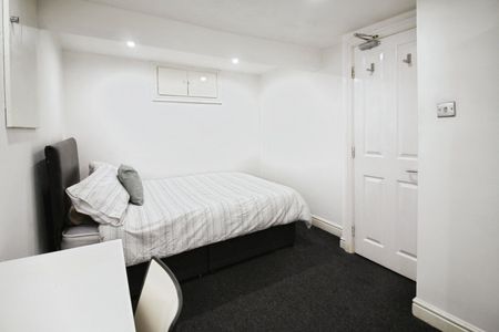 3 bedroom terraced house to rent - Photo 3