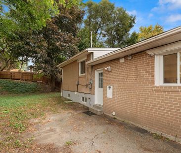 For Lease - 122 Longford Drive Unit# Basement, Newmarket, Ontario - Photo 3