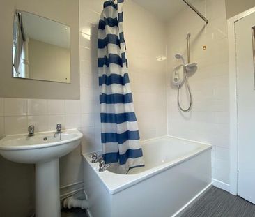 2 bedroom flat to rent - Photo 6