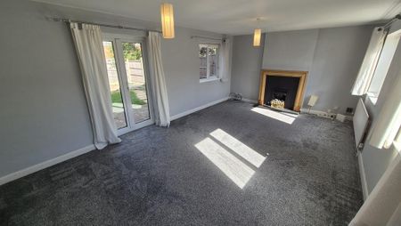 3 bedroom detached house to rent - Photo 2