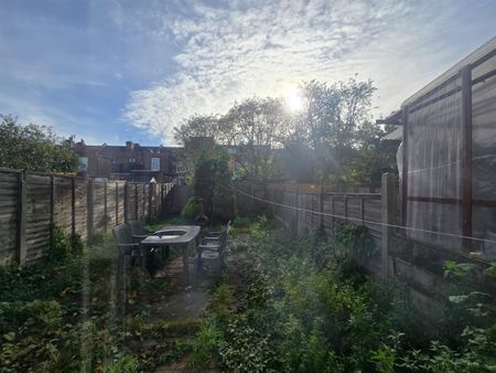 4 Bed Terraced House, Beechfield Road, N4 - Photo 2