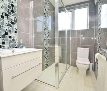 Grove Court, The Grove, Upminster, Essex, RM14 - Photo 6