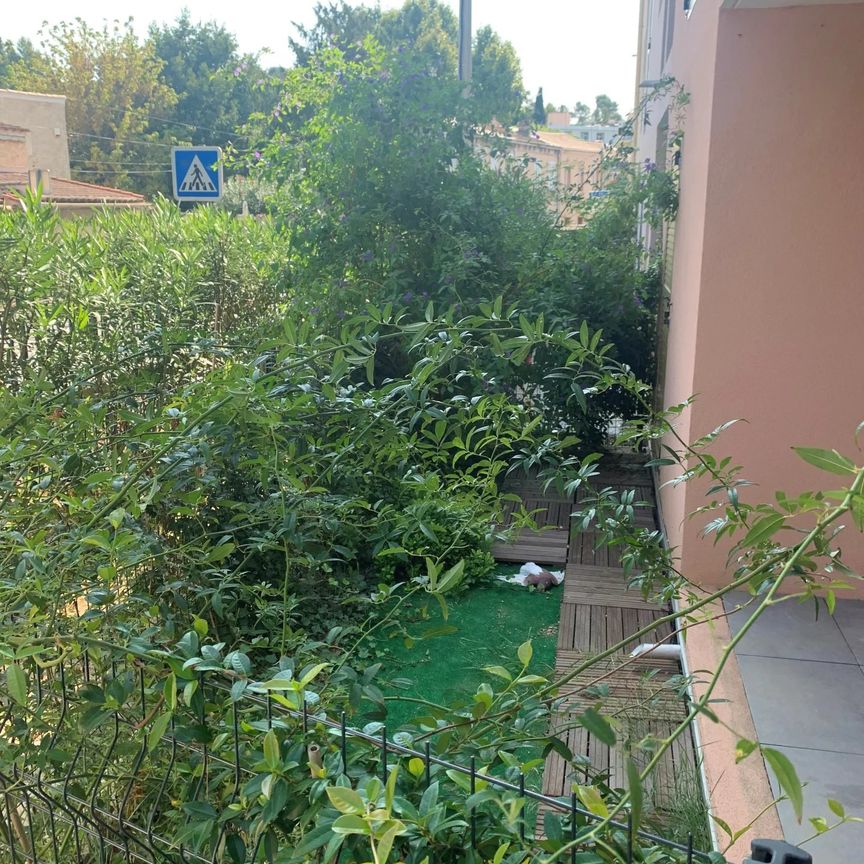 Location Appartement 2 pièces 41m² MARSEILLE 11ème - Photo 1