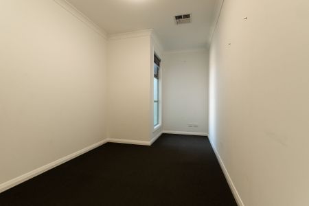 Unit 4/2 La Scala Court, Paradise. - Photo 3