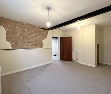 2 bedroom semi-detached house to rent - Photo 6