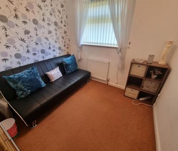 3 bedroom end of terrace house to rent - Photo 1