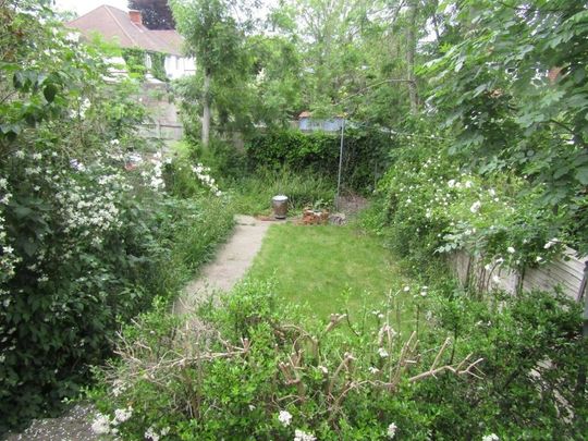 6 bedroom semi-detached house to rent - Photo 1