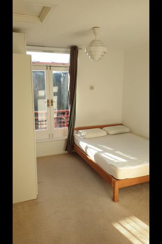 1 Bed Flat, Trafalgar Close, SE16 - Photo 3