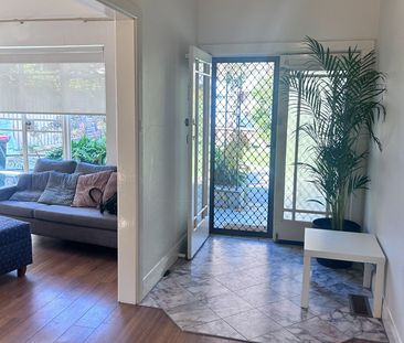 St Kilda East - Photo 4