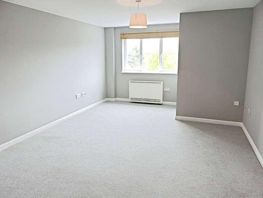 Princes Gate, High Wycombe, HP13 - Photo 1