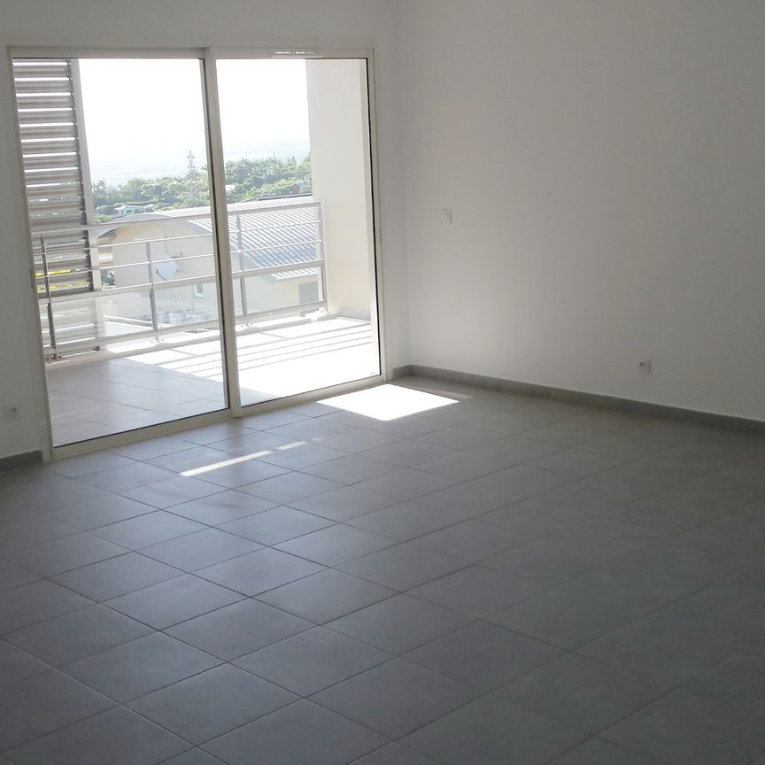 Location Appartement 3 pièces 68m² ST DENIS 97400 - Photo 1