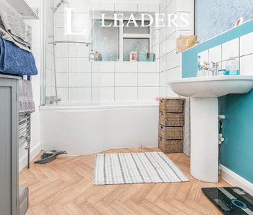 3 bedroom end of terrace house to rent - Photo 5