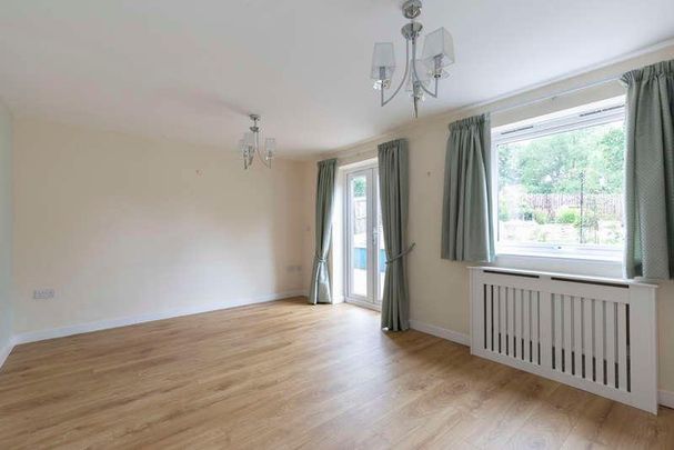 Ledbury Court, Cheltenham, GL52 - Photo 1