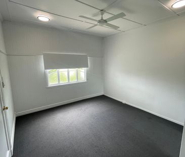 Welcome to 2/42 Macrossan Street - a neat and comfortable townhouse... - Photo 5
