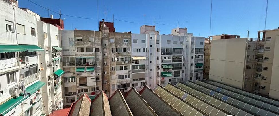 Carrer de Rodrigo de Pertegás, Valencia, Valencian Community 46023 - Photo 1
