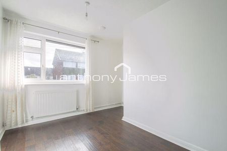 2 bedroom maisonette to rent - Photo 2