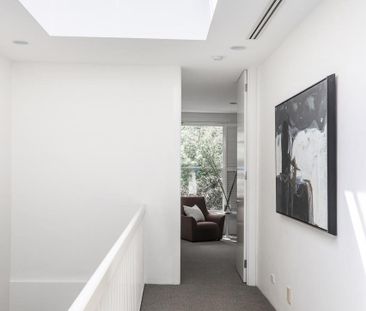 LUXURY LIVING IN SOUTH YARRA - Photo 6