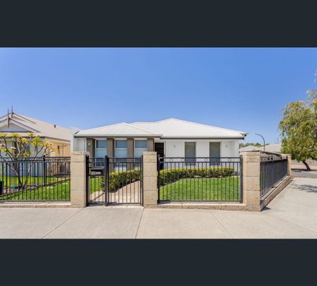 8 Clare Row, College Grove, WA 6230 - Photo 1