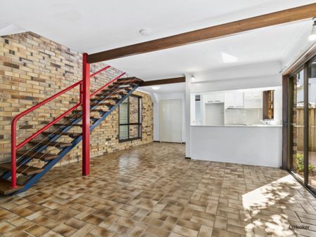 3 Bedroom Duplex on Jefferson Lane - Low-Maintenance Coastal Living - Photo 3