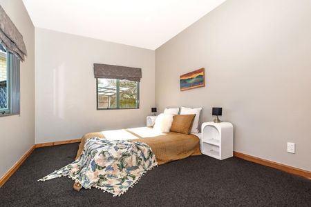 Ideal Family Home - Photo 4