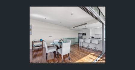 UNFURNISHED PENTHOUSE WITH UNINTERRUPTED RIVER VIEWS - $1,950/WK - Photo 3