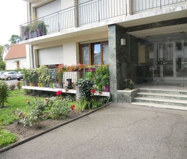 En dernier étage, appartement 3 pièces de 71m² avec cave, garage et... - Photo 3