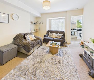 2 bedroom flat to rent - Photo 2