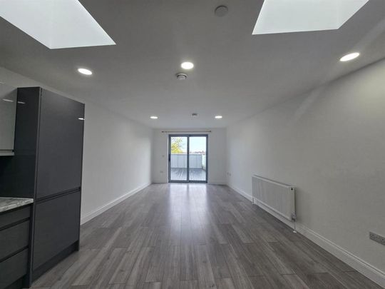 3 bedroom flat to rent - Photo 1