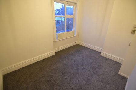 To Let 1 Bed Apartment - Photo 4