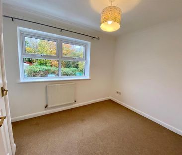 2 bedroom end of terrace house to rent - Photo 3