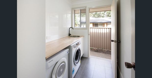 Beautifully Renovated Villa – Packed with Features! - Photo 1