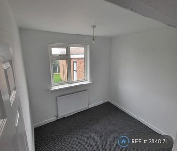 2 bedroom bungalow to rent - Photo 2