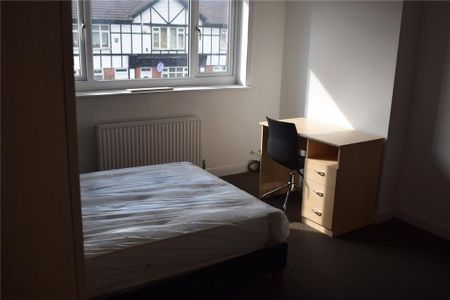 4 bedroom semi-detached house to rent - Photo 2