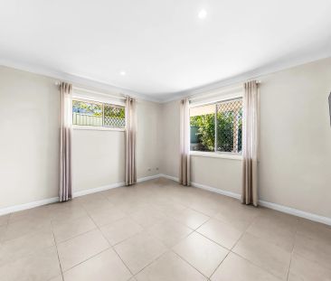 Newly Refurbished Family Home! Large Shed & Additional Utility Rooms! - Photo 2