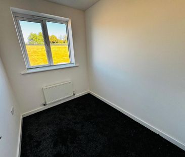 4 bedroom semi-detached house to rent - Photo 3