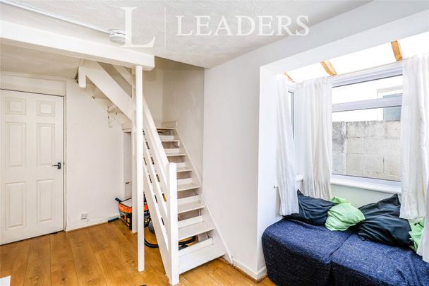 5 bedroom house to rent Exmouth Road, Exmouth, Southsea, PO5 - Photo 1