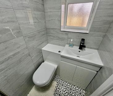 Studio to rent - Photo 6