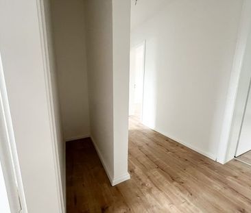 Renovierte 3-Zimmer Dachgeschoss Wohnung in Arnsberg mit eigener Garage - Foto 4