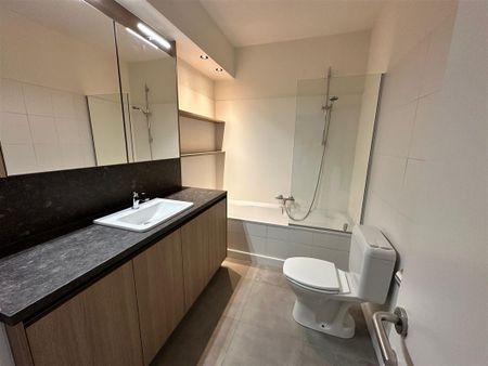 TE HUUR: Duplex-appartement met 2 slaapkamers te Genk! - Photo 3
