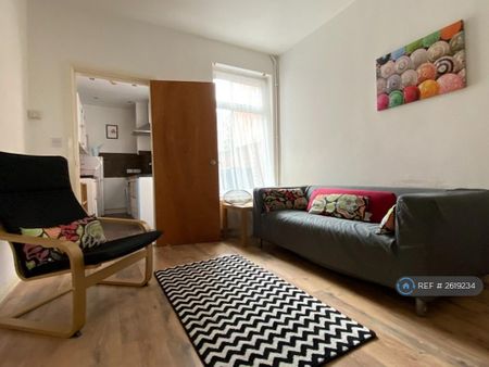 3 bedroom terraced house to rent - Photo 4