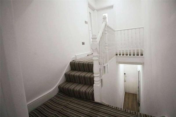 Cambridge Road, Ilford, IG3 - Photo 1