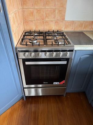 Charming 2-Bedroom Home in the Heart of Papatoetoe - Photo 1