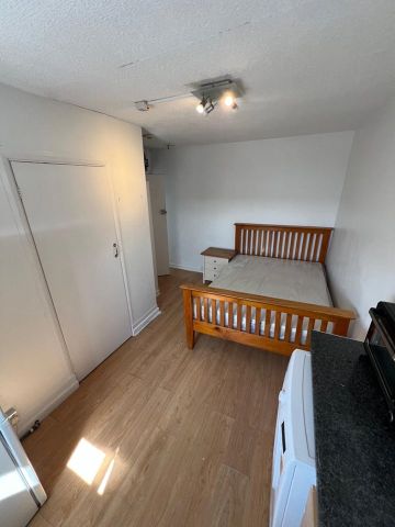 Studio Flat, London Road, CR0 - Photo 3