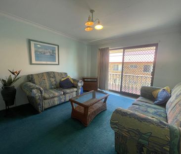 EXTRA LARGE PART FURNISHED 2 BEDROOM UNIT IN CHERMSIDE WITH AN EXTR... - Photo 1