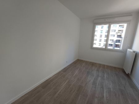 location Appartement T4 DE 79m² À BOBIGNY - Photo 2